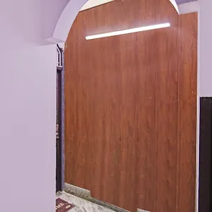 https://oyo-flagship-70265-hotel-decent-stay.hotelsdelhi.org