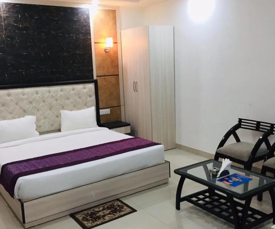 ניו דלהי Aero Home Stay- Bed & Breakfast  ניו דלהי