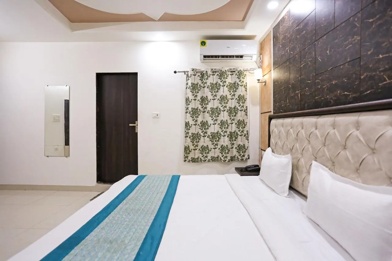 ניו דלהי Aero Home Stay- Bed & Breakfast הודו